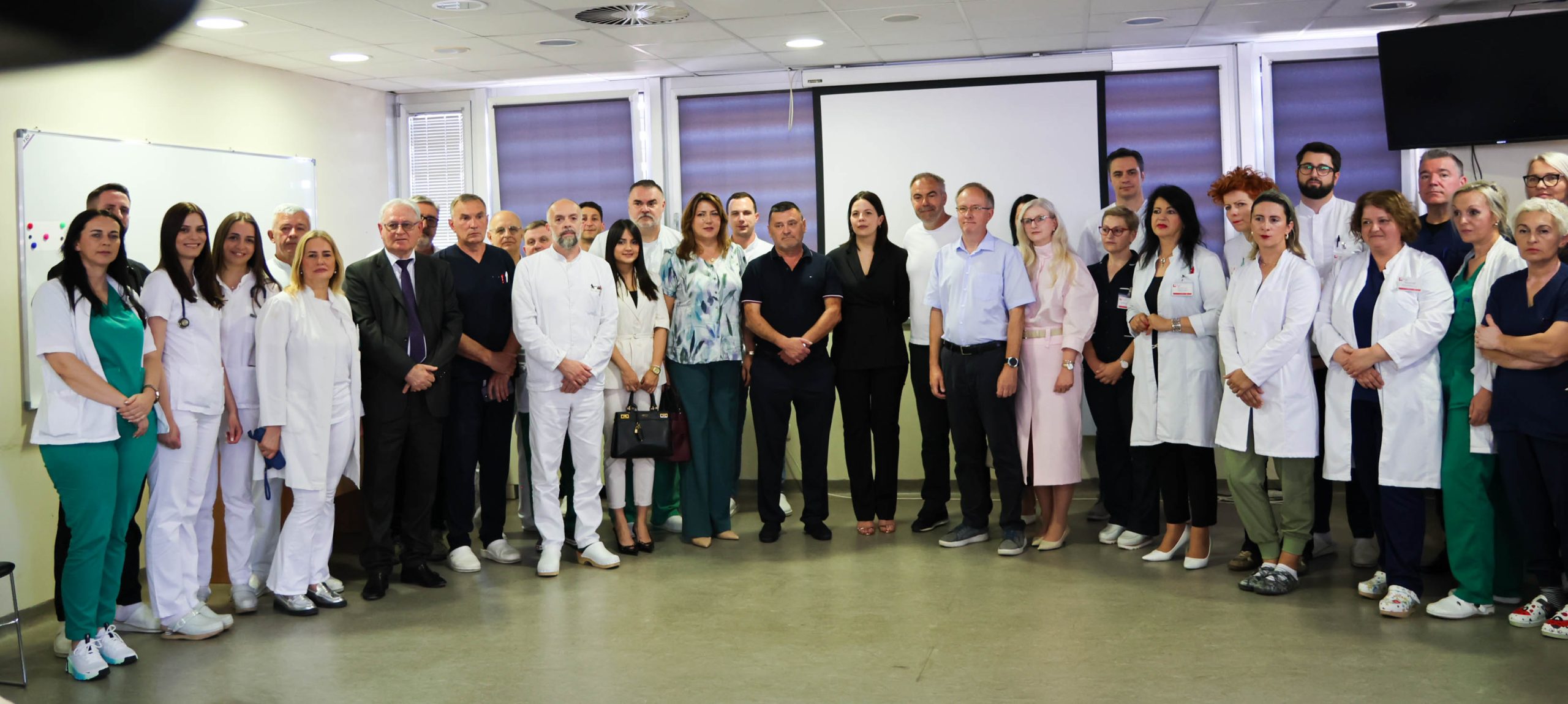 SKB Mostar medical team following its first kidney transplant